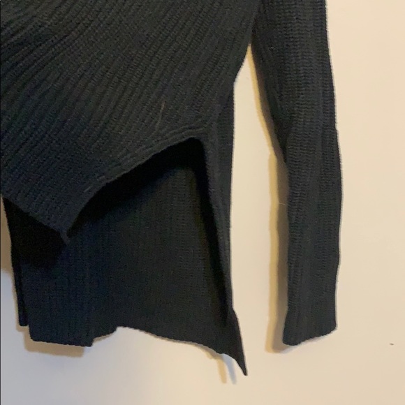 Black cold shoulder sweater - Picture 2 of 4